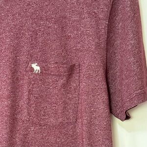Abercrombie & Fitch| Burgundy Logo Short Sleeve Pocket Tee Sz M